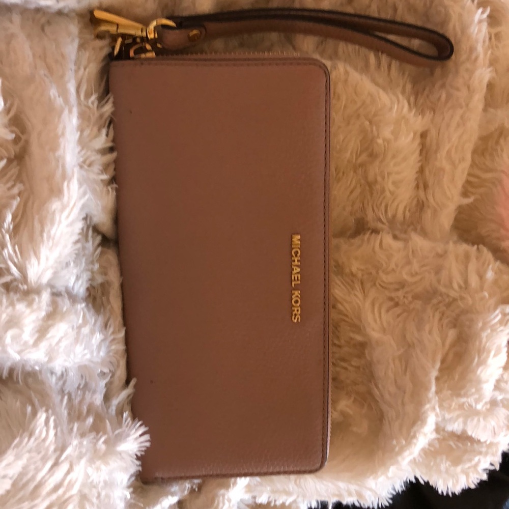 Michael Kors wallet/wristlet muted pink, NWOT